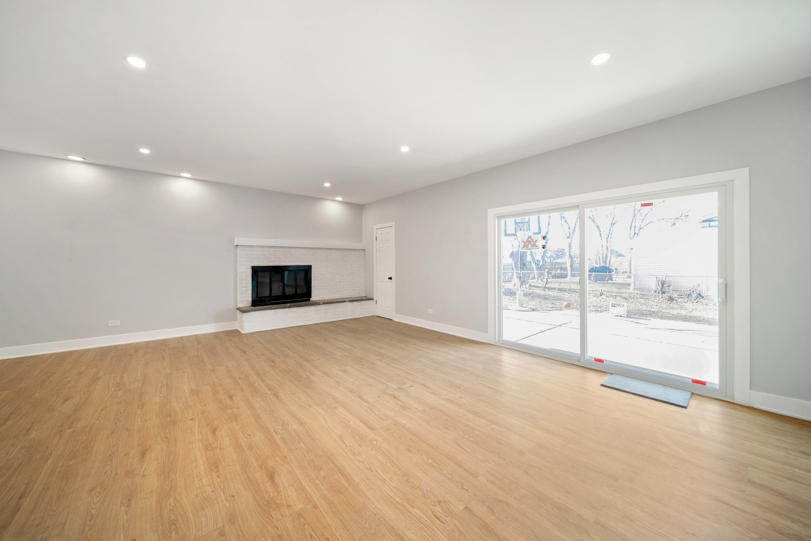 99 Essex Road, Elk Grove Village, IL 60007