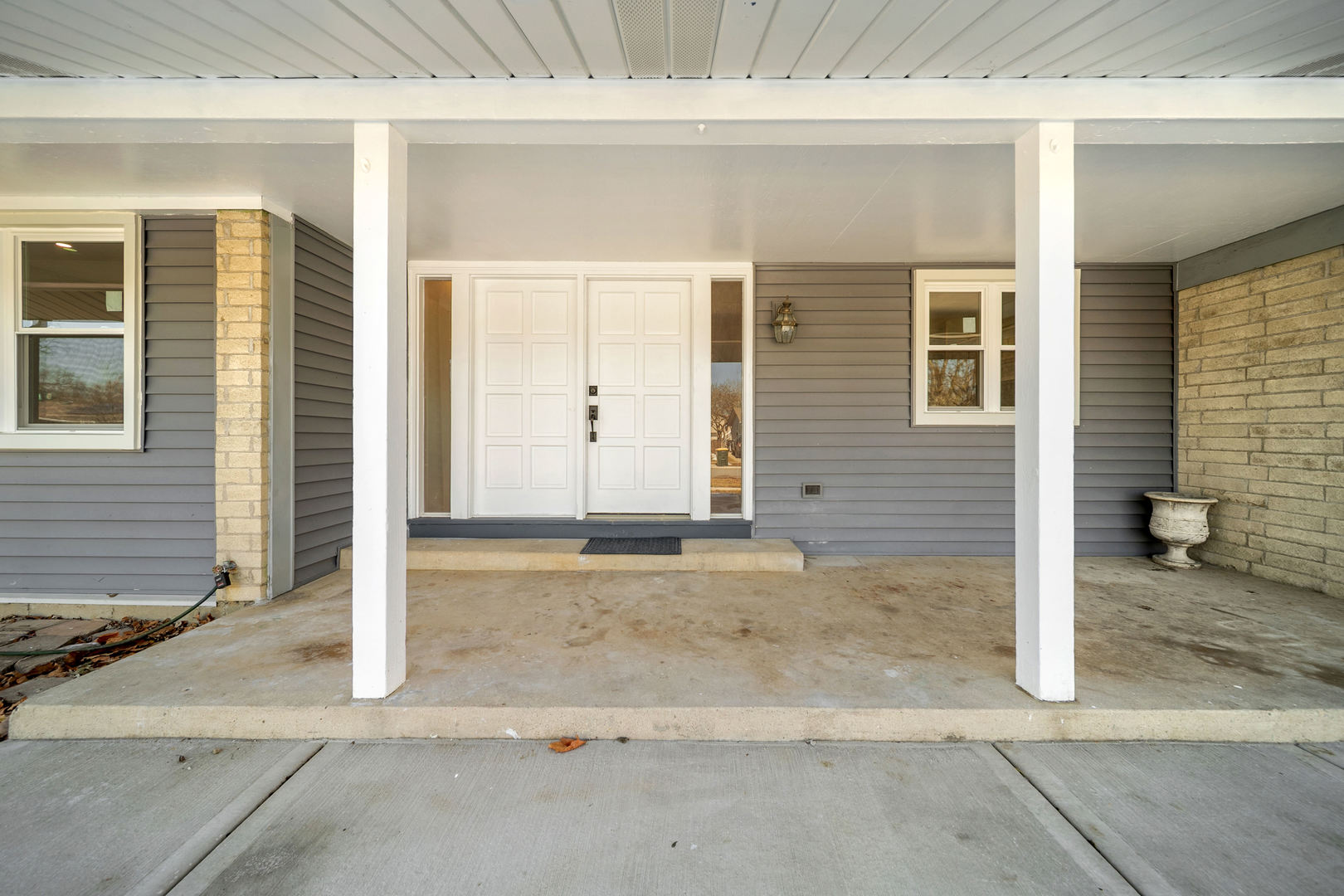 99 Essex Road, Elk Grove Village, IL 60007