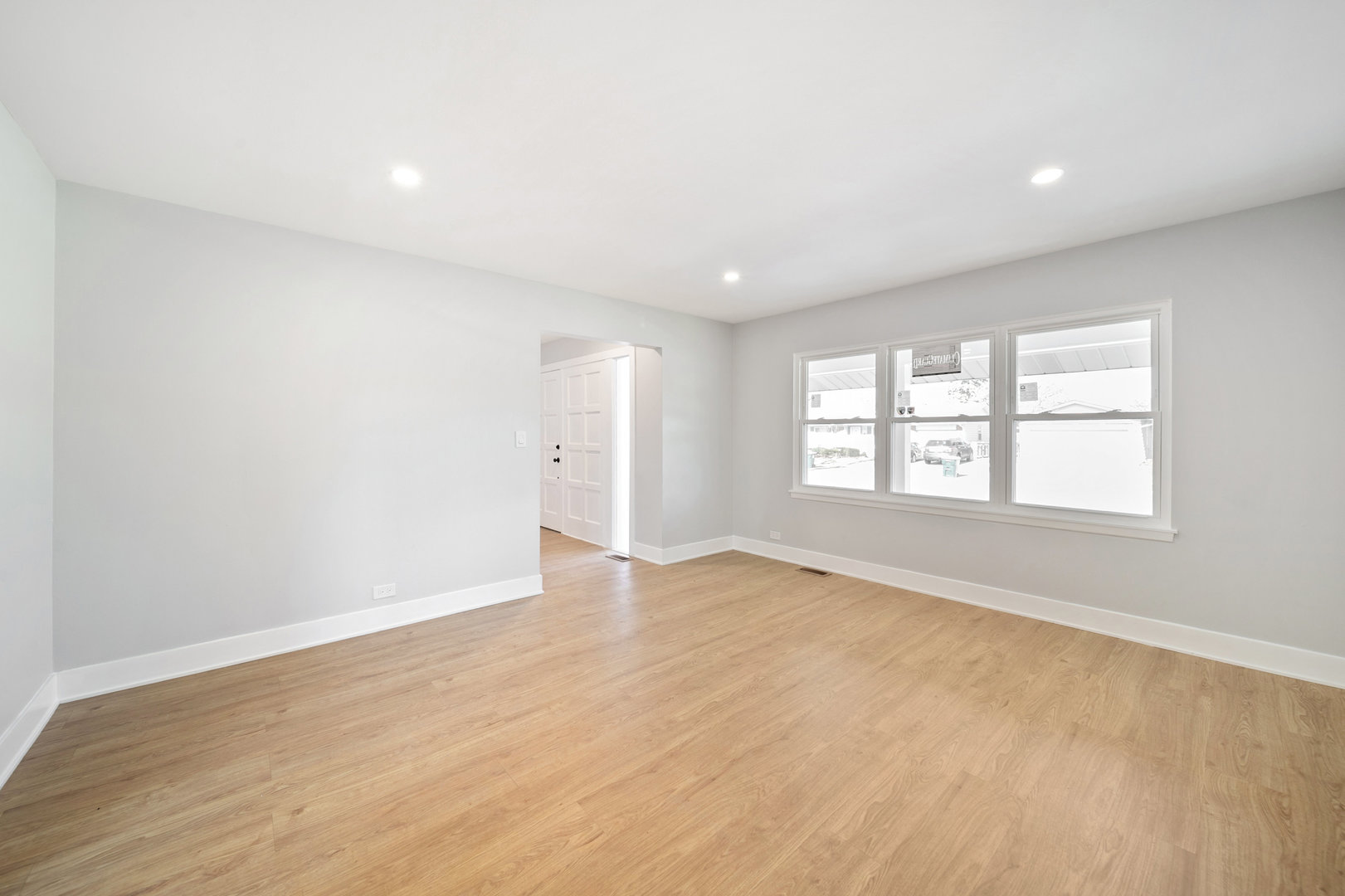 99 Essex Road, Elk Grove Village, IL 60007