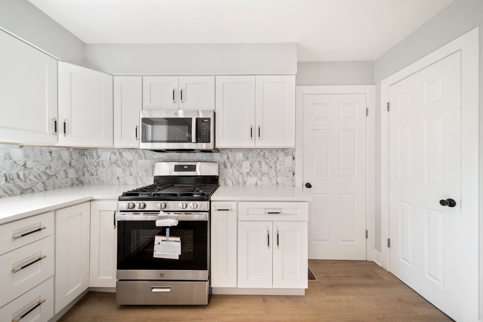 99 Essex Road, Elk Grove Village, IL 60007