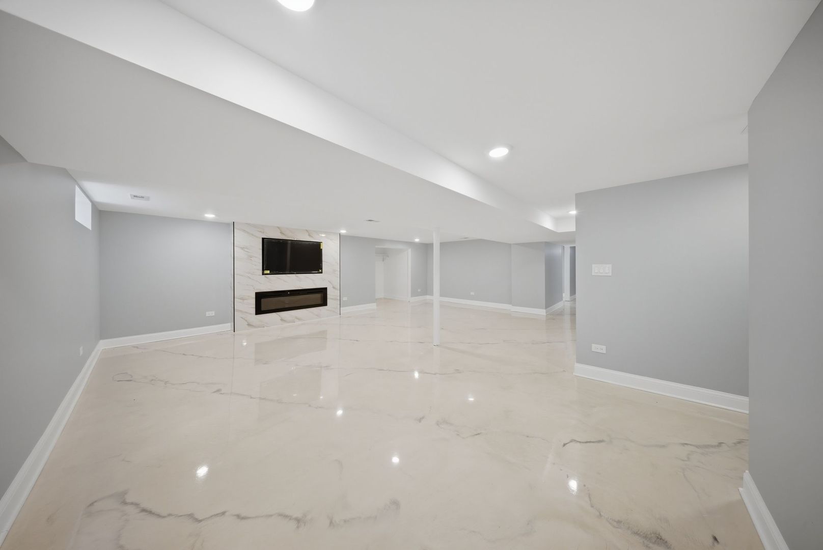 15566 Gouwens Lane, South Holland, IL 60473