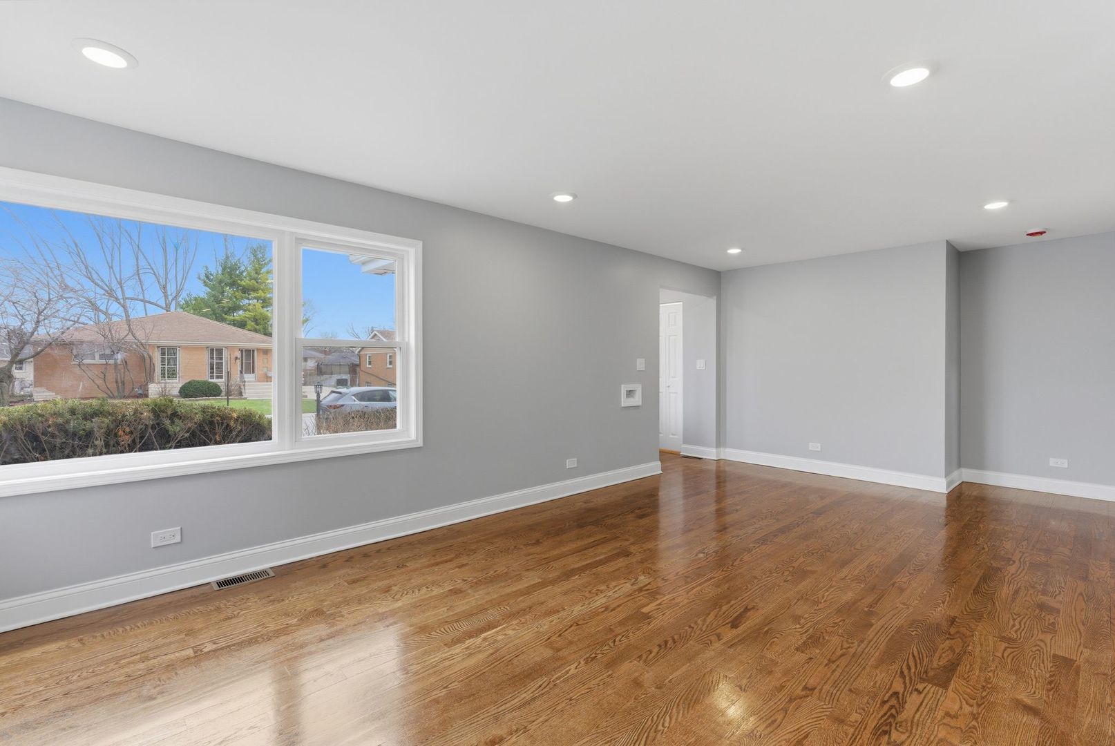 15566 Gouwens Lane, South Holland, IL 60473