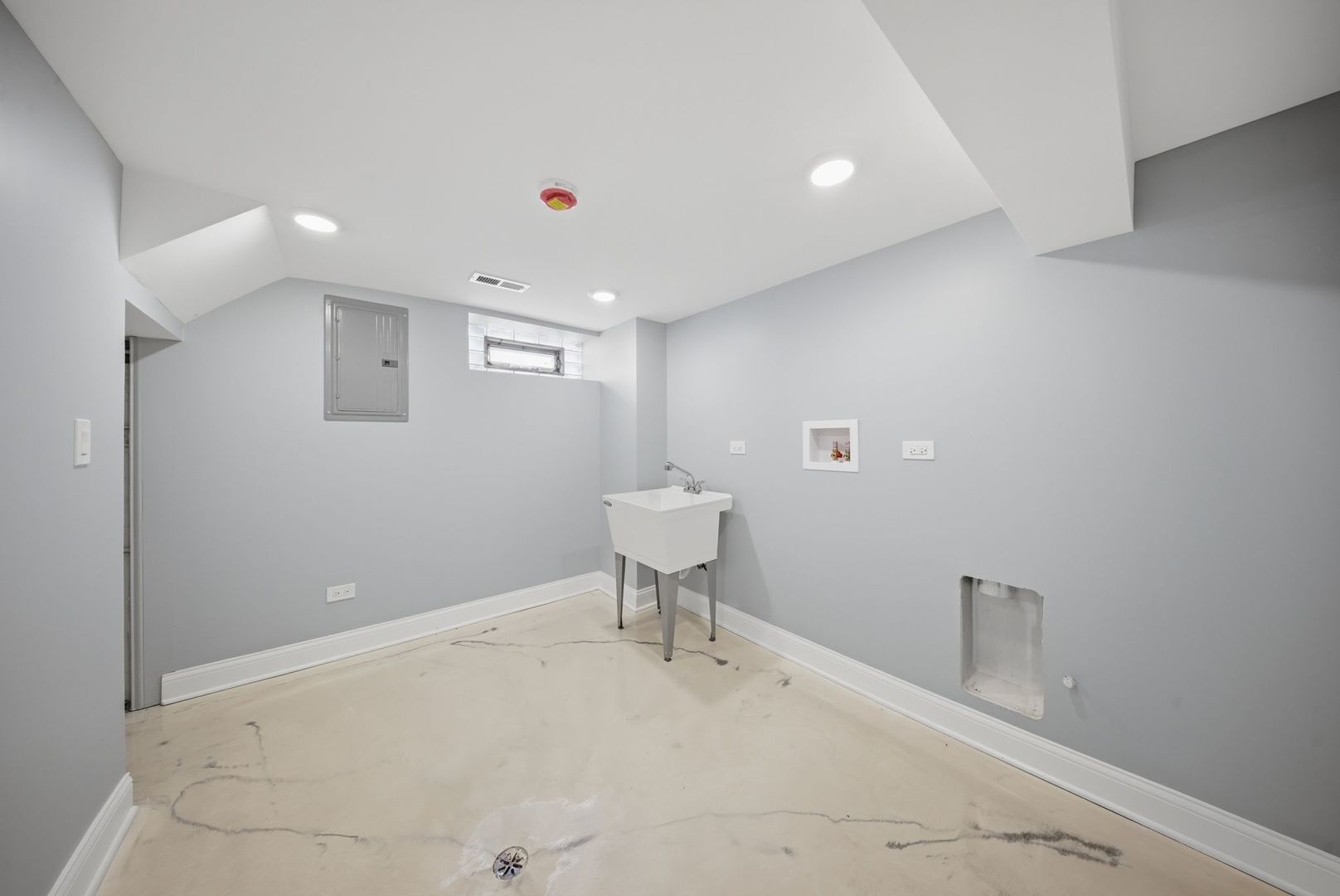 15566 Gouwens Lane, South Holland, IL 60473