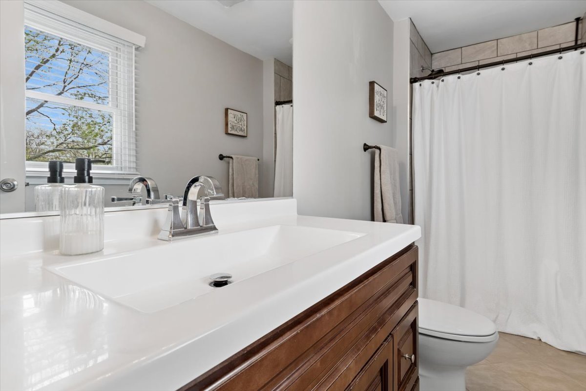 535 Apache Drive, Batavia, IL 60510