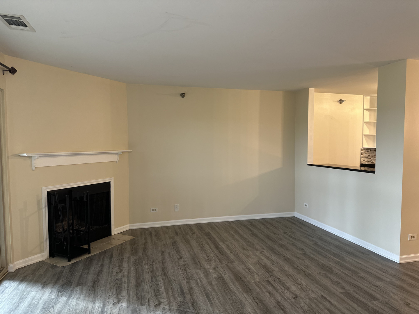 214 Glengarry Drive #201, Bloomingdale, IL 60108