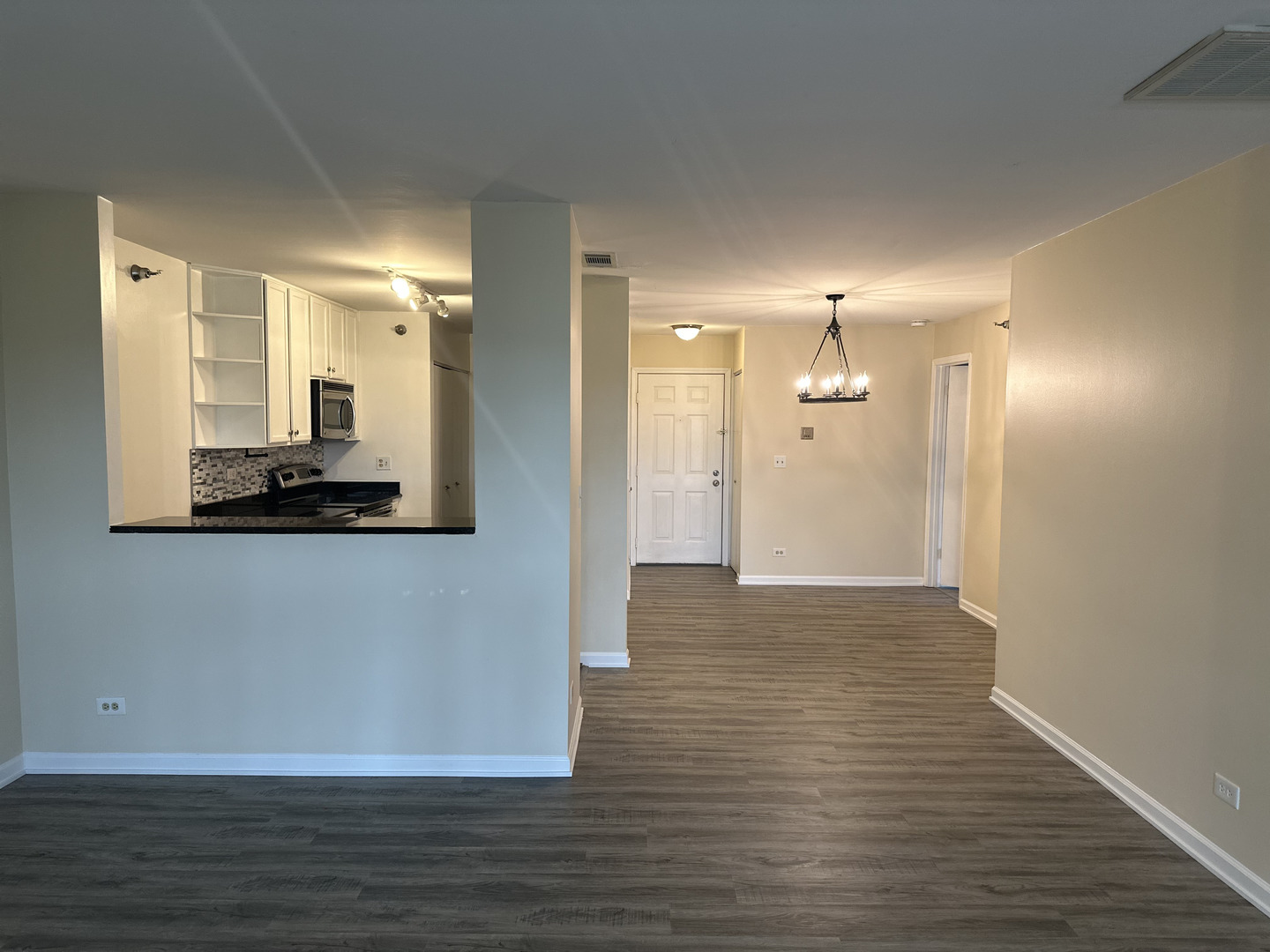 214 Glengarry Drive #201, Bloomingdale, IL 60108