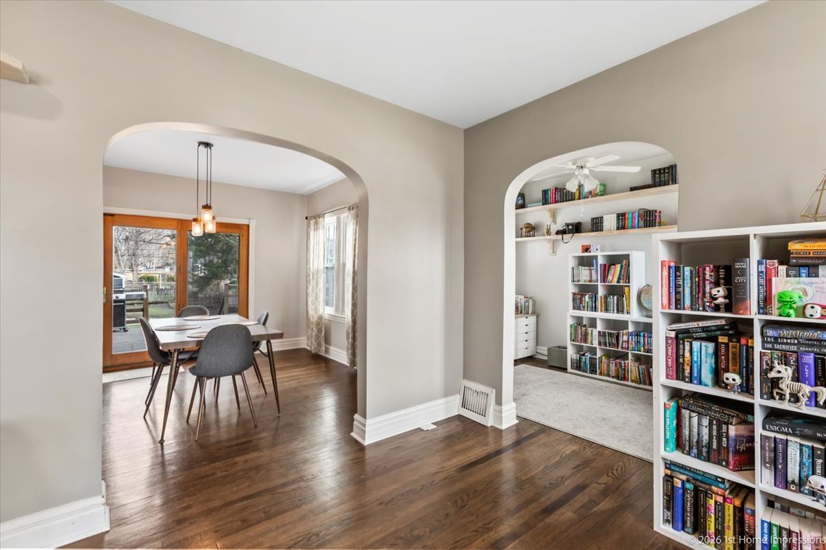 334 W School Street, Villa Park, IL 60181