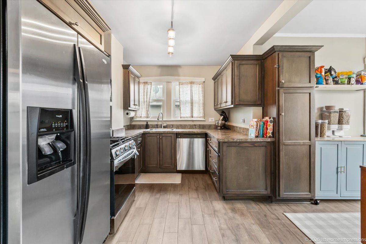 334 W School Street, Villa Park, IL 60181