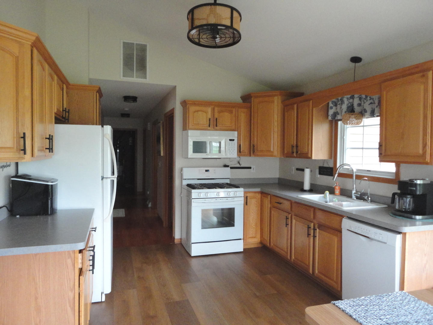 144 Winding Trail, Diamond, IL 60416