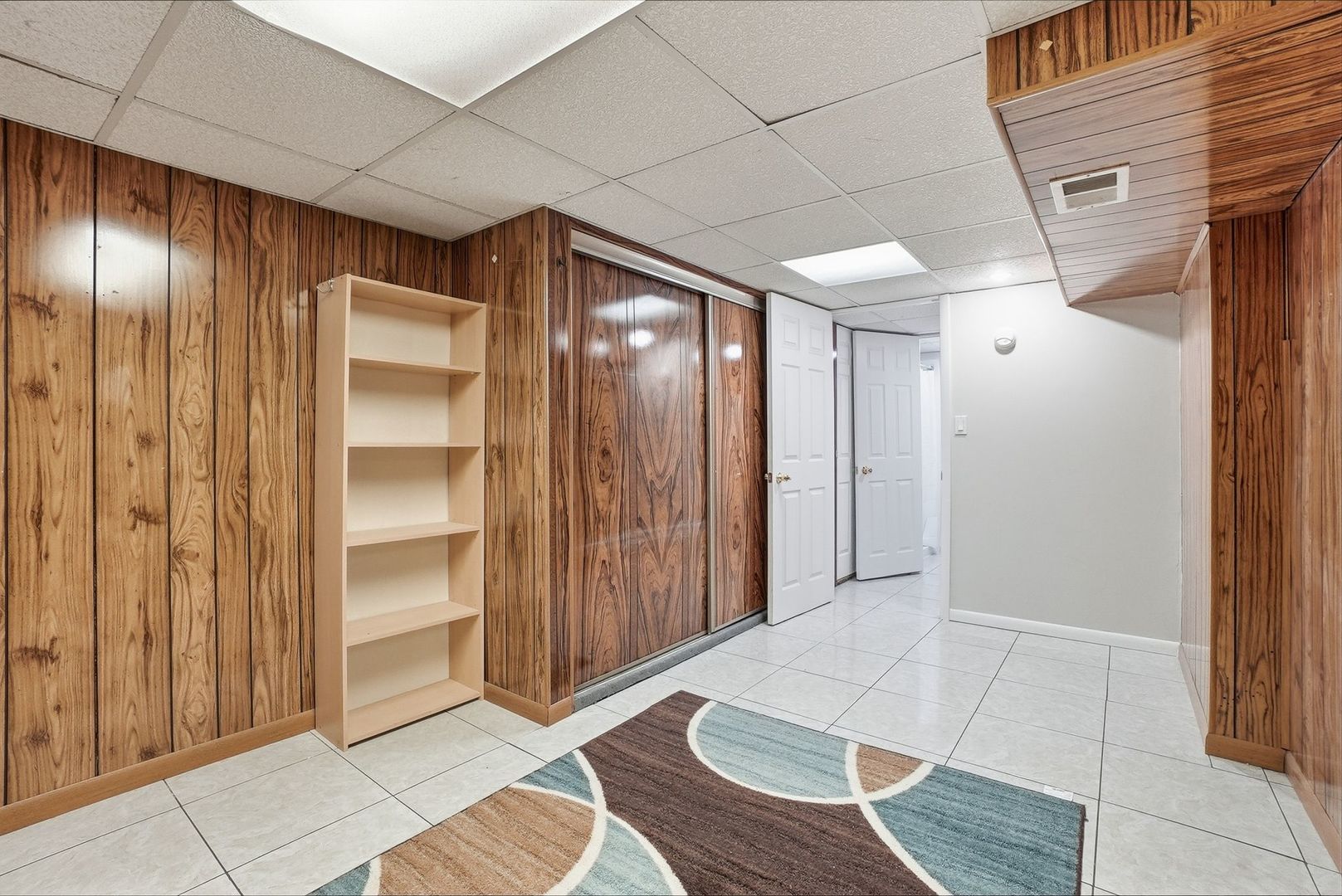 1S300 Stratford Lane, Villa Park, IL 60181