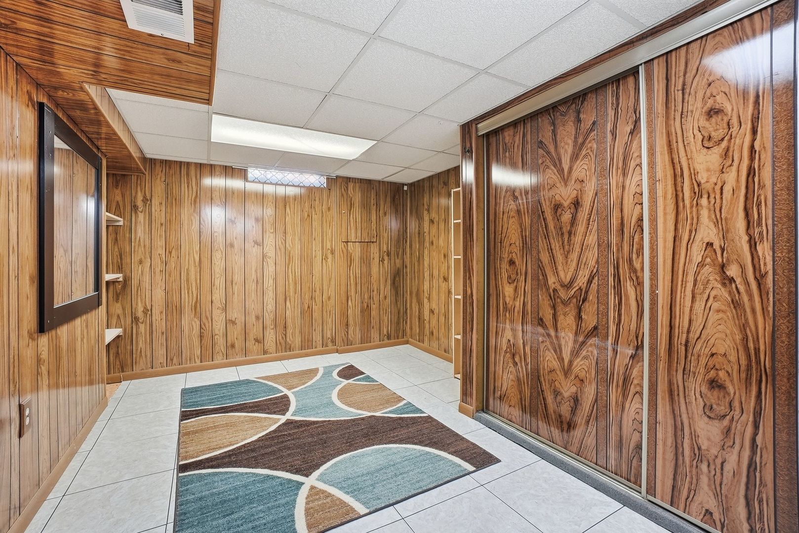 1S300 Stratford Lane, Villa Park, IL 60181