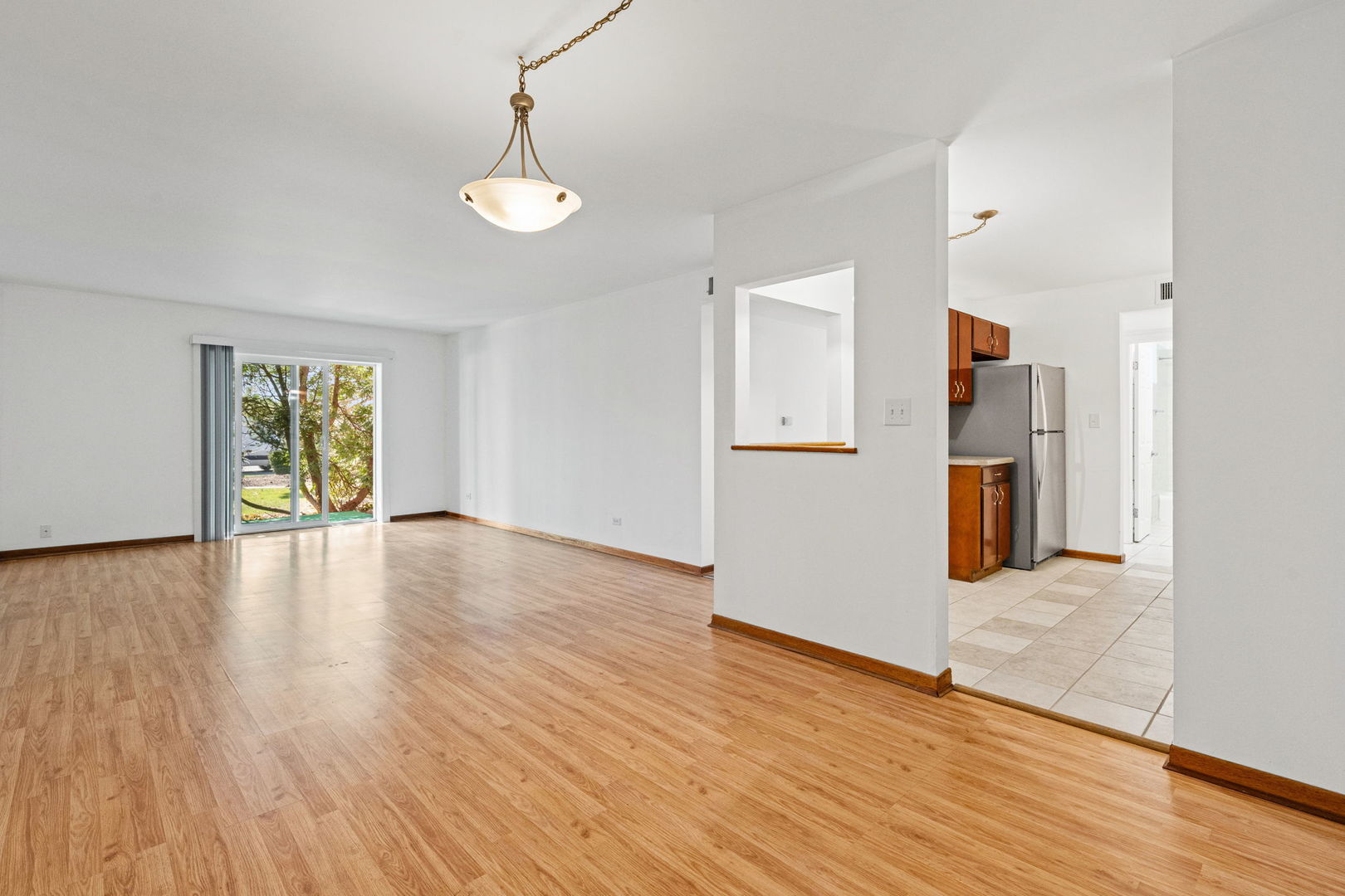 640 Murray Lane #111, Des Plaines, IL 60016