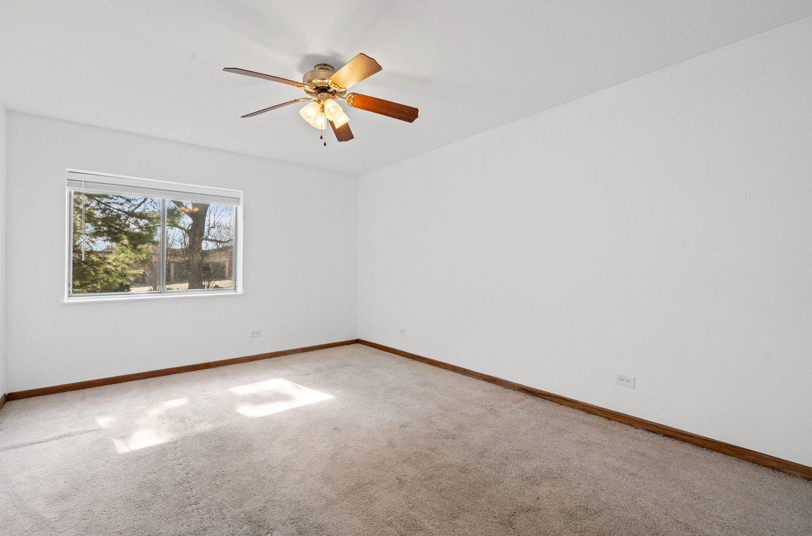 640 Murray Lane #111, Des Plaines, IL 60016