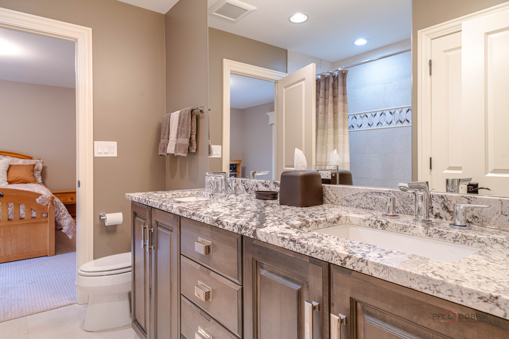 31470 N Reigate Lane, Libertyville, IL 60048