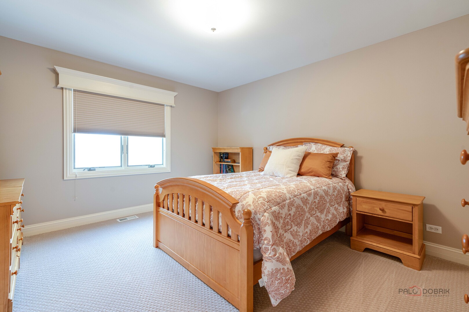 31470 N Reigate Lane, Libertyville, IL 60048