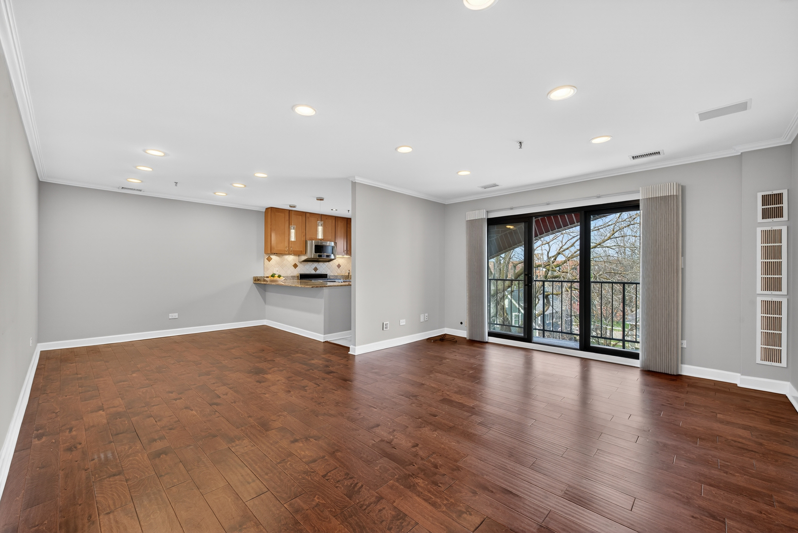 110 S Evergreen Avenue #5CN, Arlington Heights, IL 60005