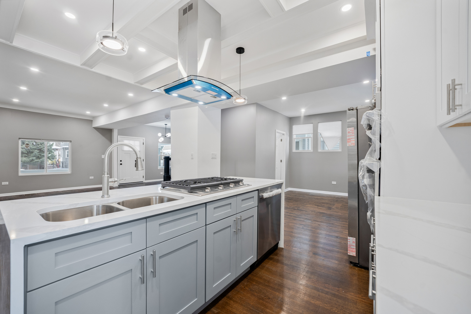 553 N Leamington Avenue, Chicago, IL 60644