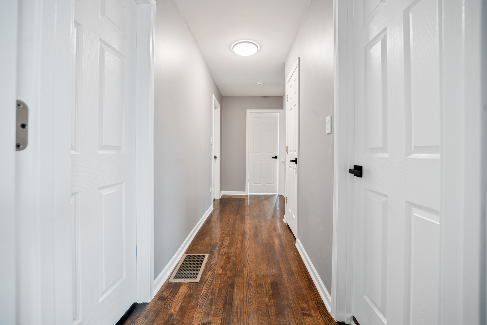 553 N Leamington Avenue, Chicago, IL 60644