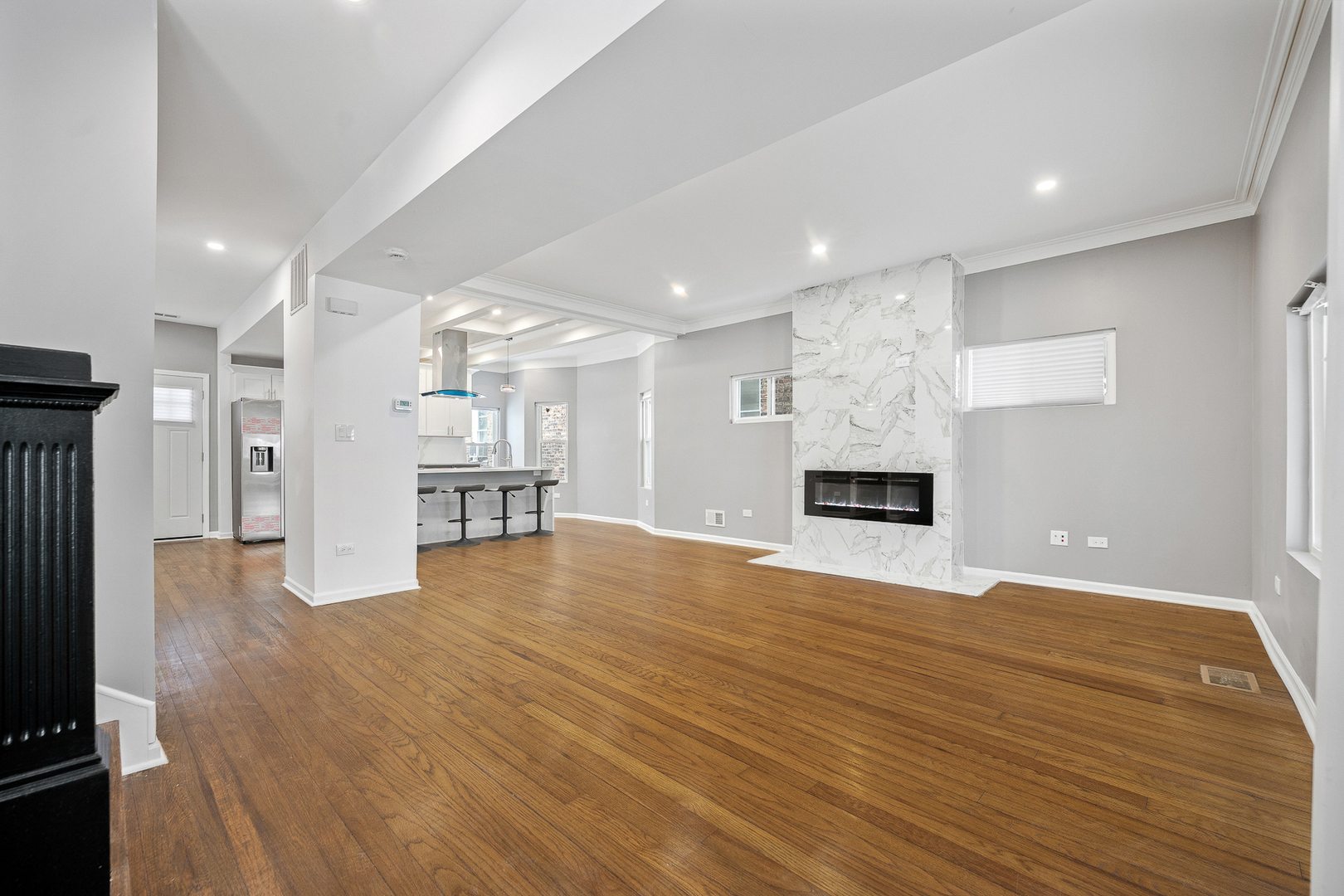 553 N Leamington Avenue, Chicago, IL 60644