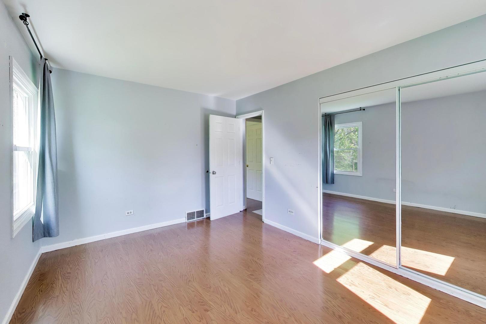 9505 Elm Lane, Crystal Lake, IL 60014