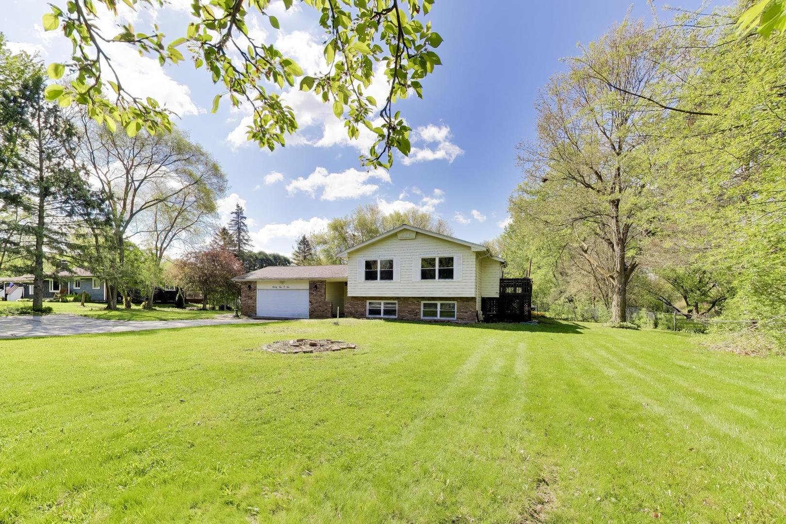 9505 Elm Lane, Crystal Lake, IL 60014