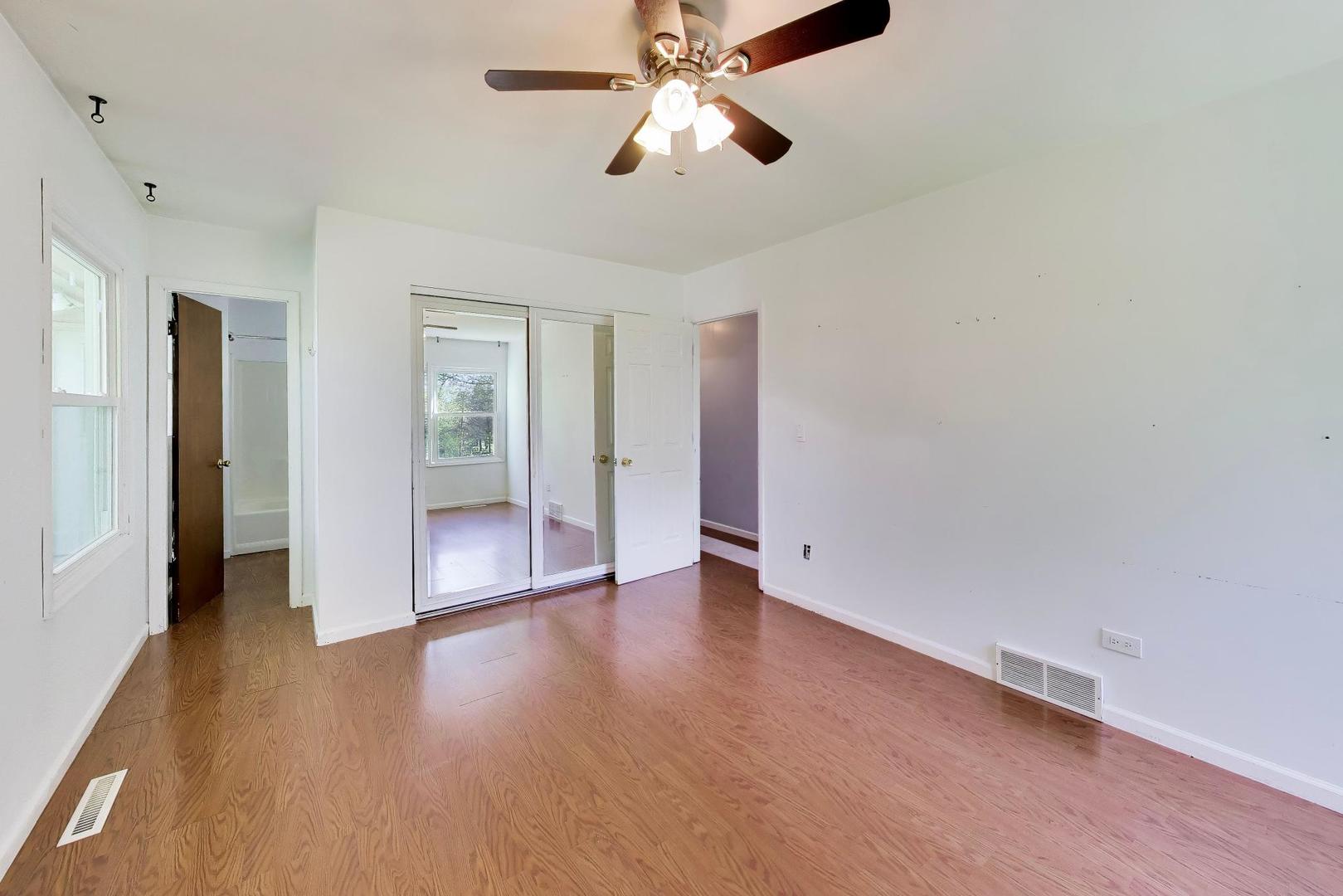 9505 Elm Lane, Crystal Lake, IL 60014