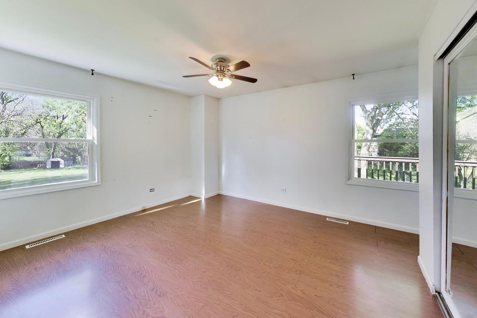 9505 Elm Lane, Crystal Lake, IL 60014