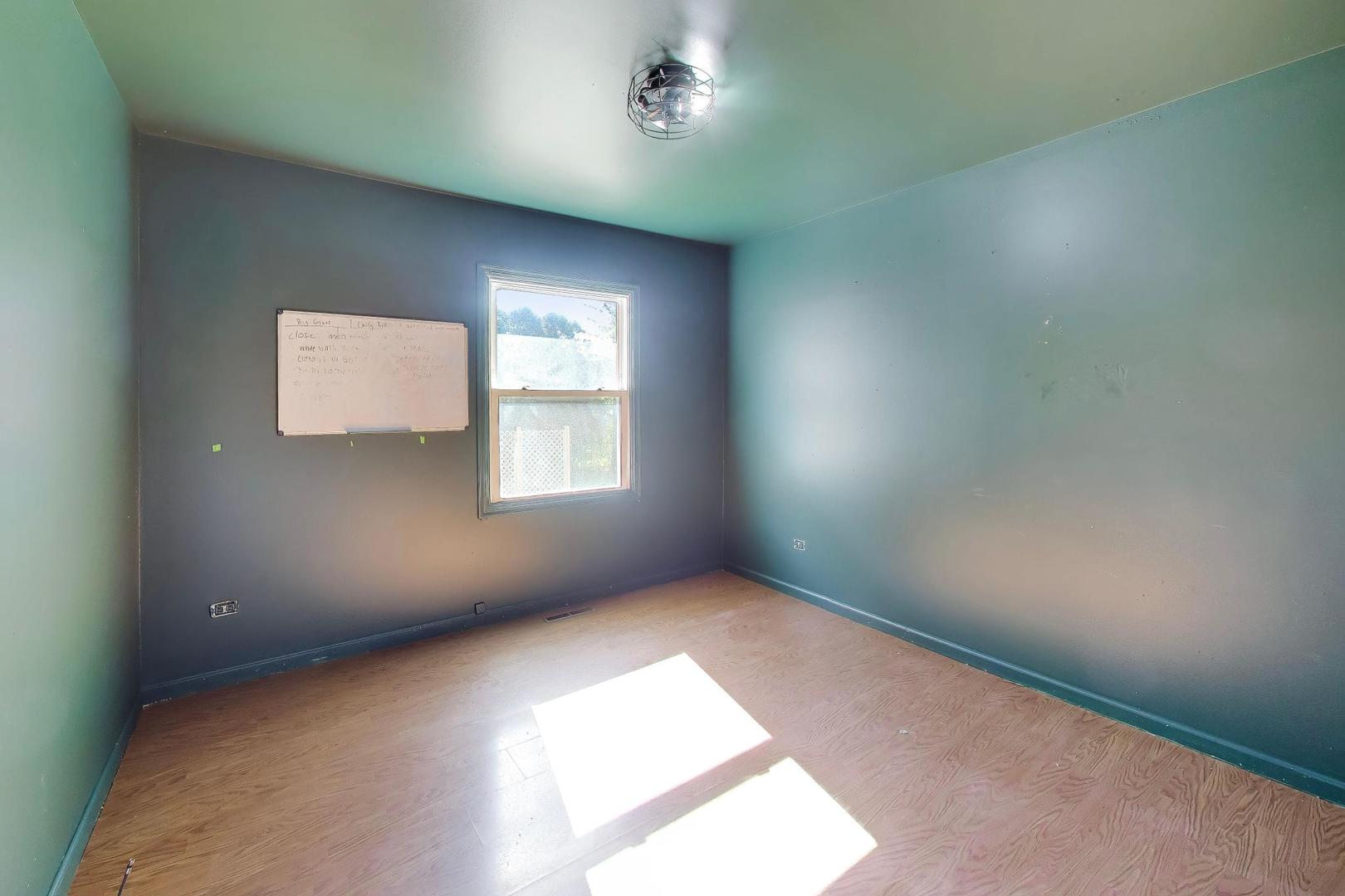 9505 Elm Lane, Crystal Lake, IL 60014