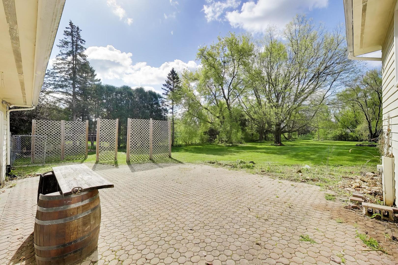 9505 Elm Lane, Crystal Lake, IL 60014