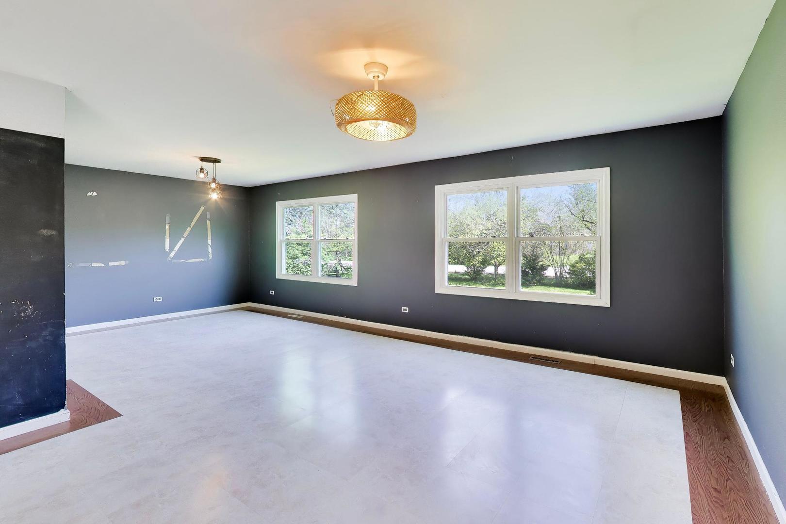 9505 Elm Lane, Crystal Lake, IL 60014