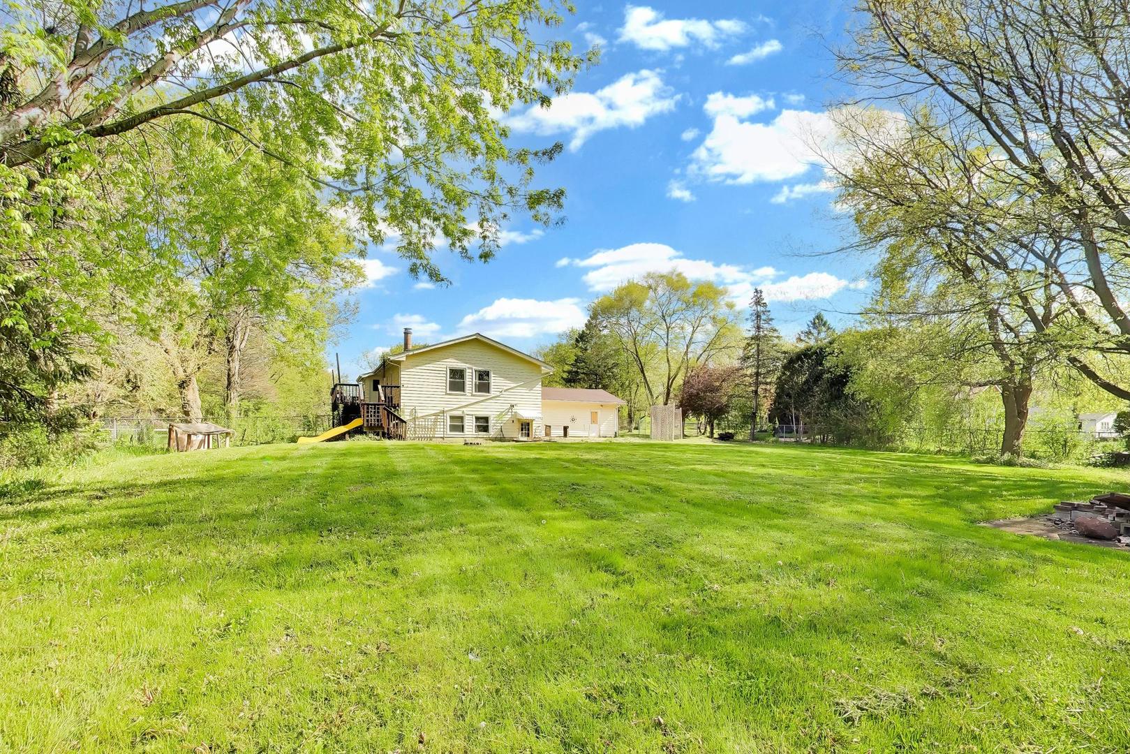 9505 Elm Lane, Crystal Lake, IL 60014