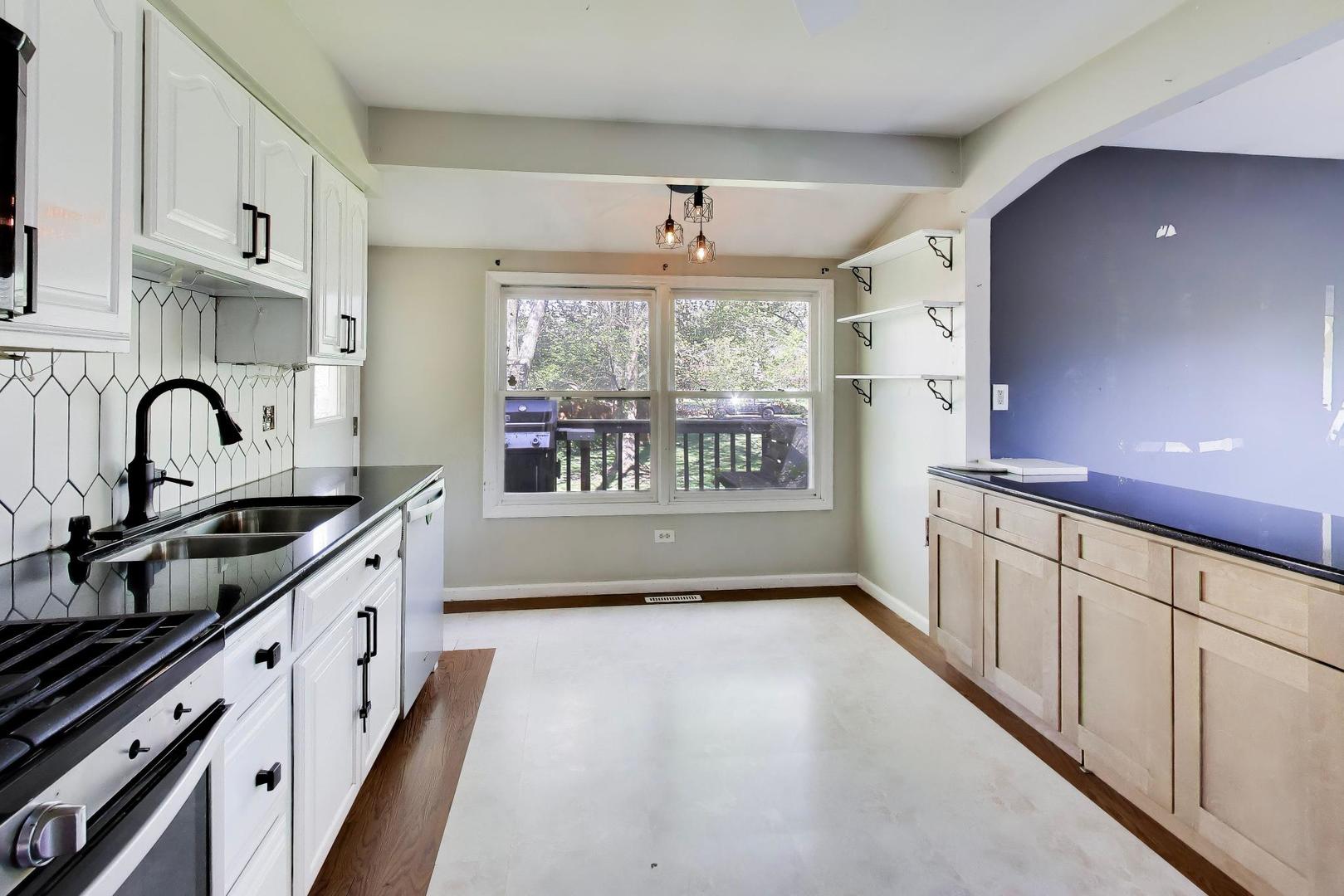 9505 Elm Lane, Crystal Lake, IL 60014