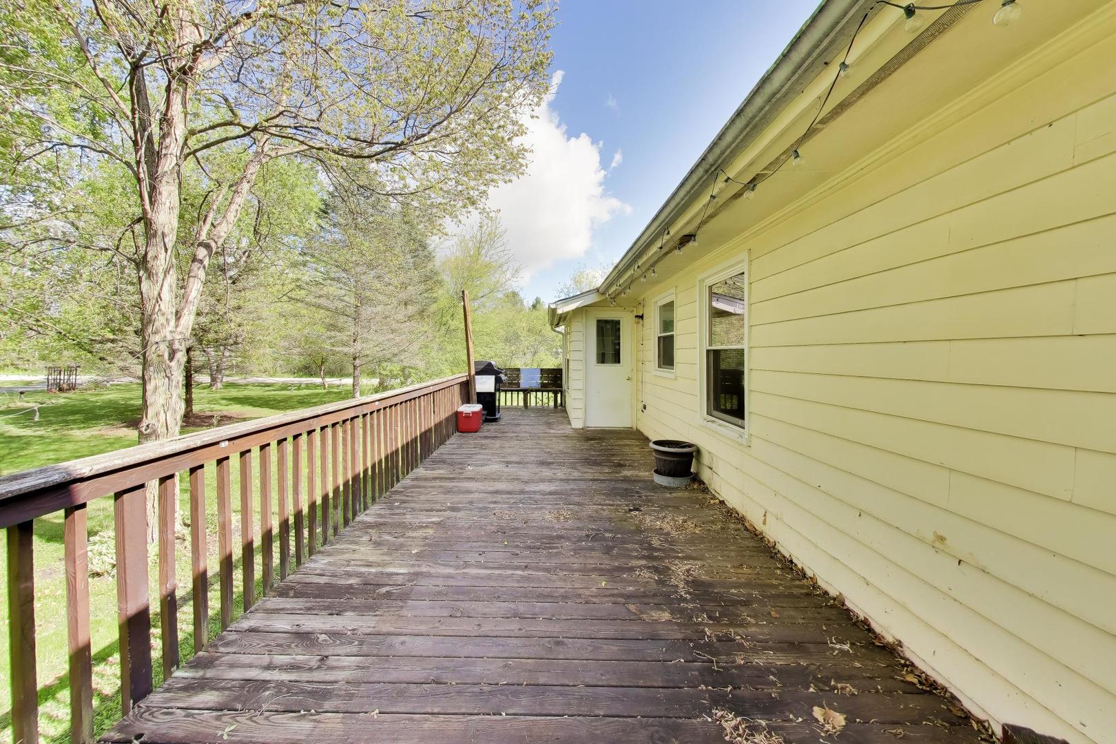 9505 Elm Lane, Crystal Lake, IL 60014