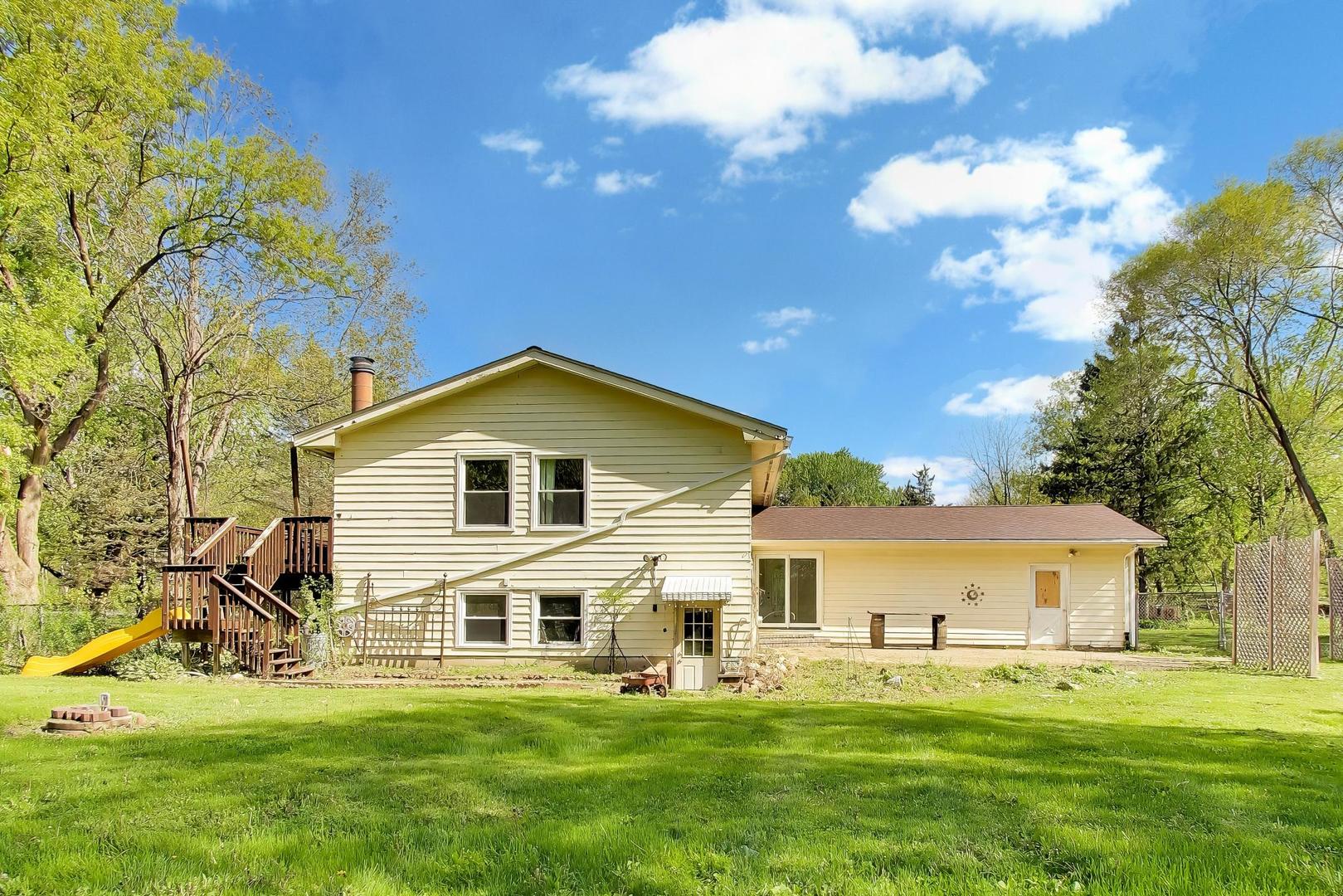 9505 Elm Lane, Crystal Lake, IL 60014