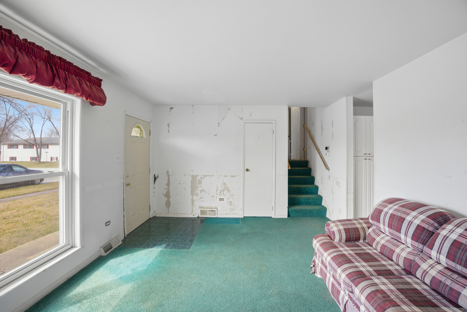 105 E Center Street, Glenwood, IL 60425