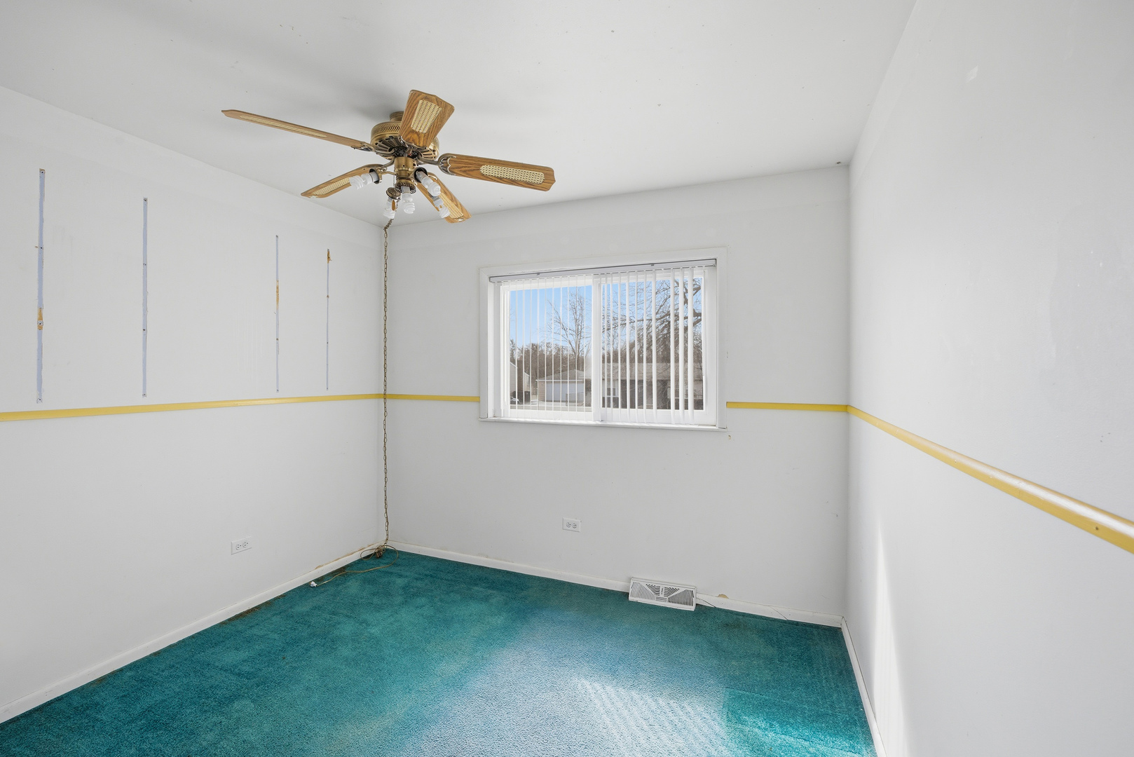 105 E Center Street, Glenwood, IL 60425