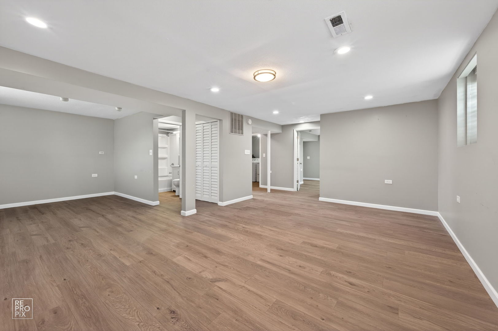 1013 SUNNYDALE Boulevard, Streamwood, IL 60107