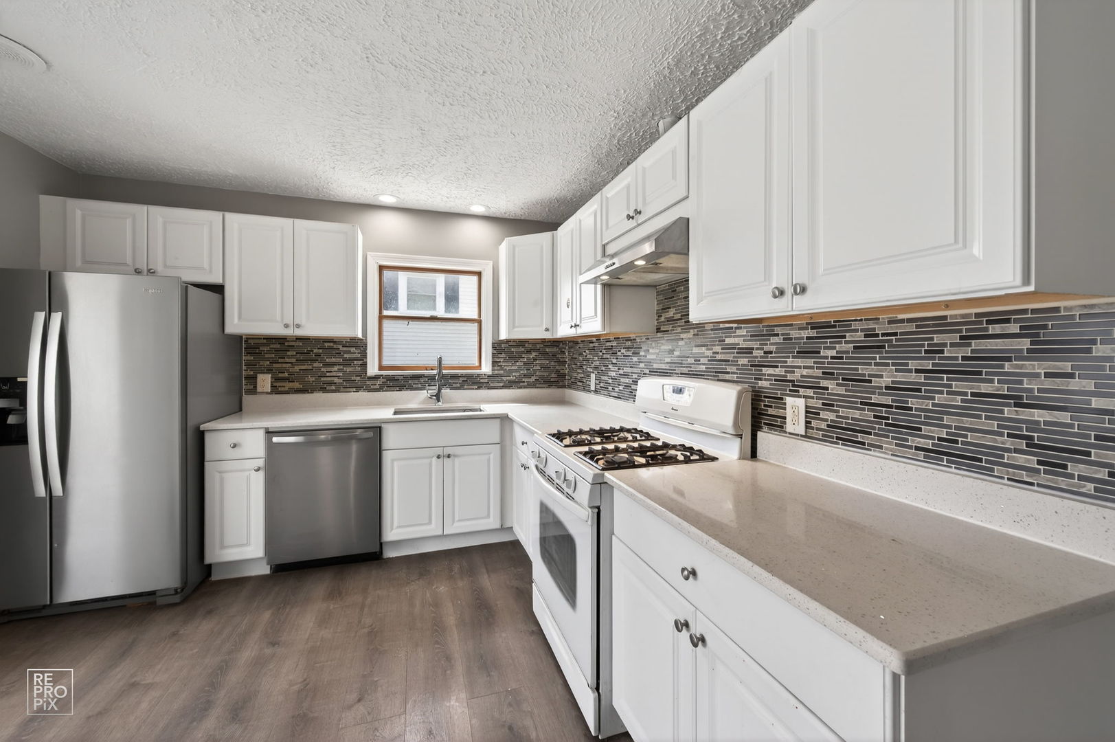 1013 SUNNYDALE Boulevard, Streamwood, IL 60107