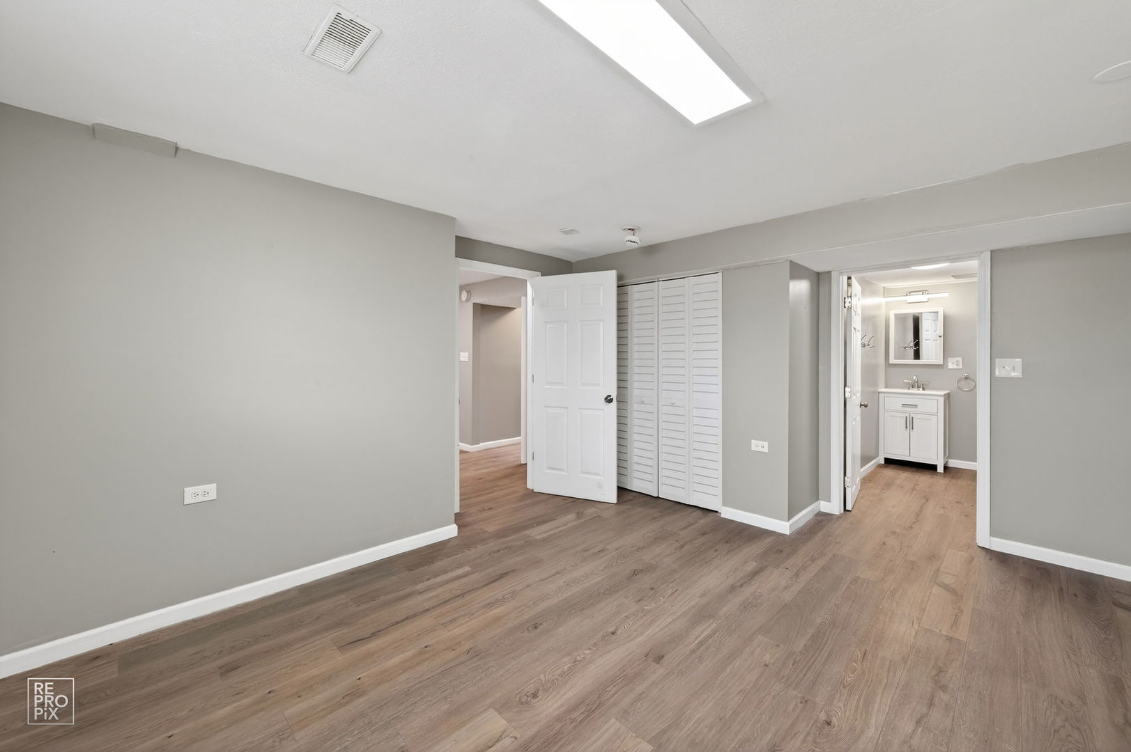 1013 SUNNYDALE Boulevard, Streamwood, IL 60107