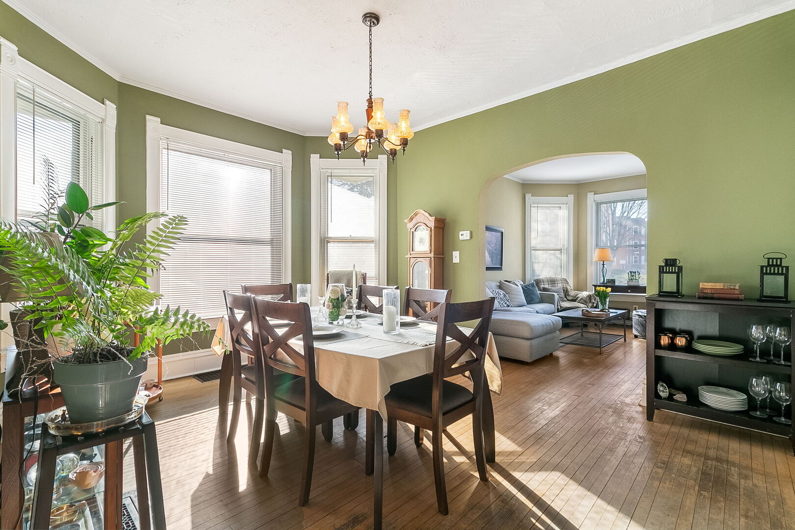 124 Forest Avenue, Riverside, IL 60546