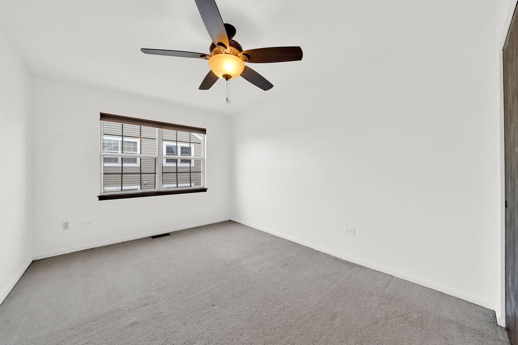 1390 N Knollwood Drive #1390, Palatine, IL 60067