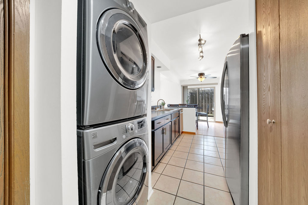 1390 N Knollwood Drive #1390, Palatine, IL 60067