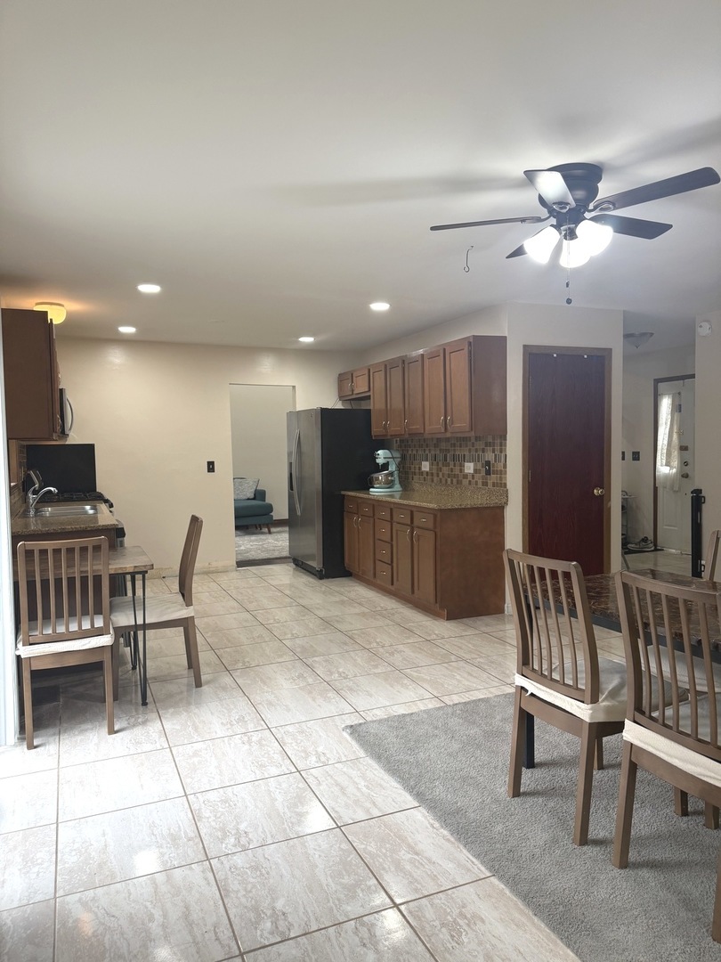 39 Dennison Drive, Glendale Heights, IL 60139