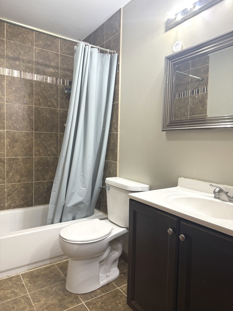 39 Dennison Drive, Glendale Heights, IL 60139