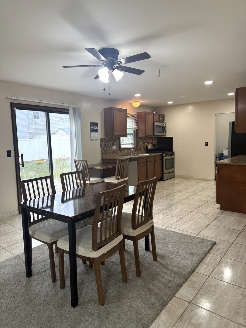 39 Dennison Drive, Glendale Heights, IL 60139