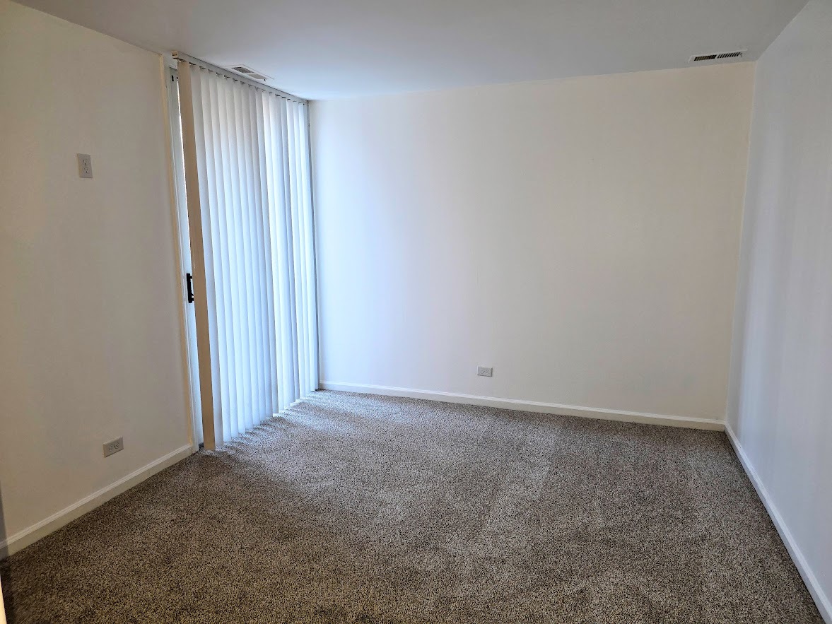 5950 Oakwood Drive #2D, Lisle, IL 60532