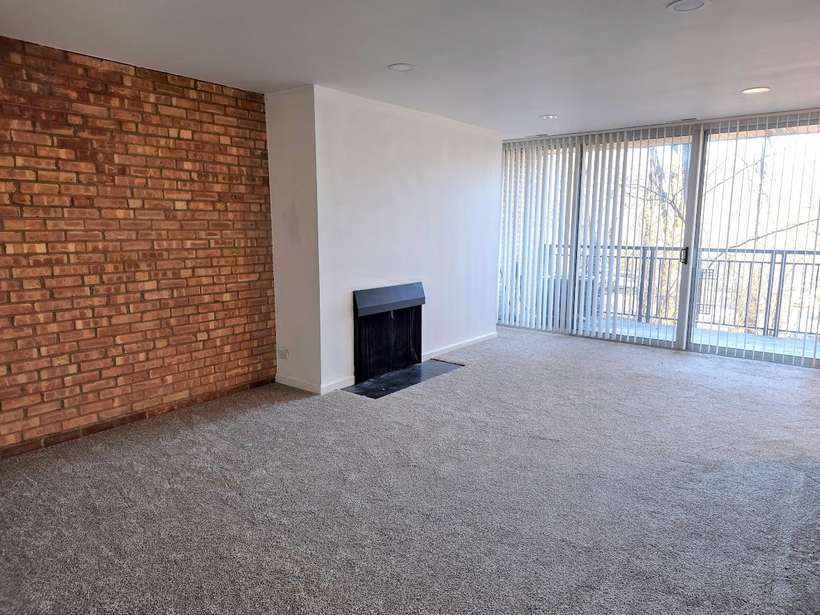 5950 Oakwood Drive #2D, Lisle, IL 60532