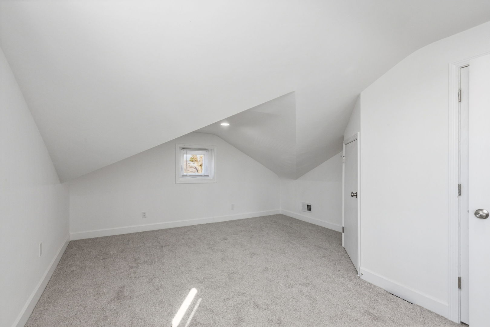 519 Bellwood Avenue, Bellwood, IL 60104