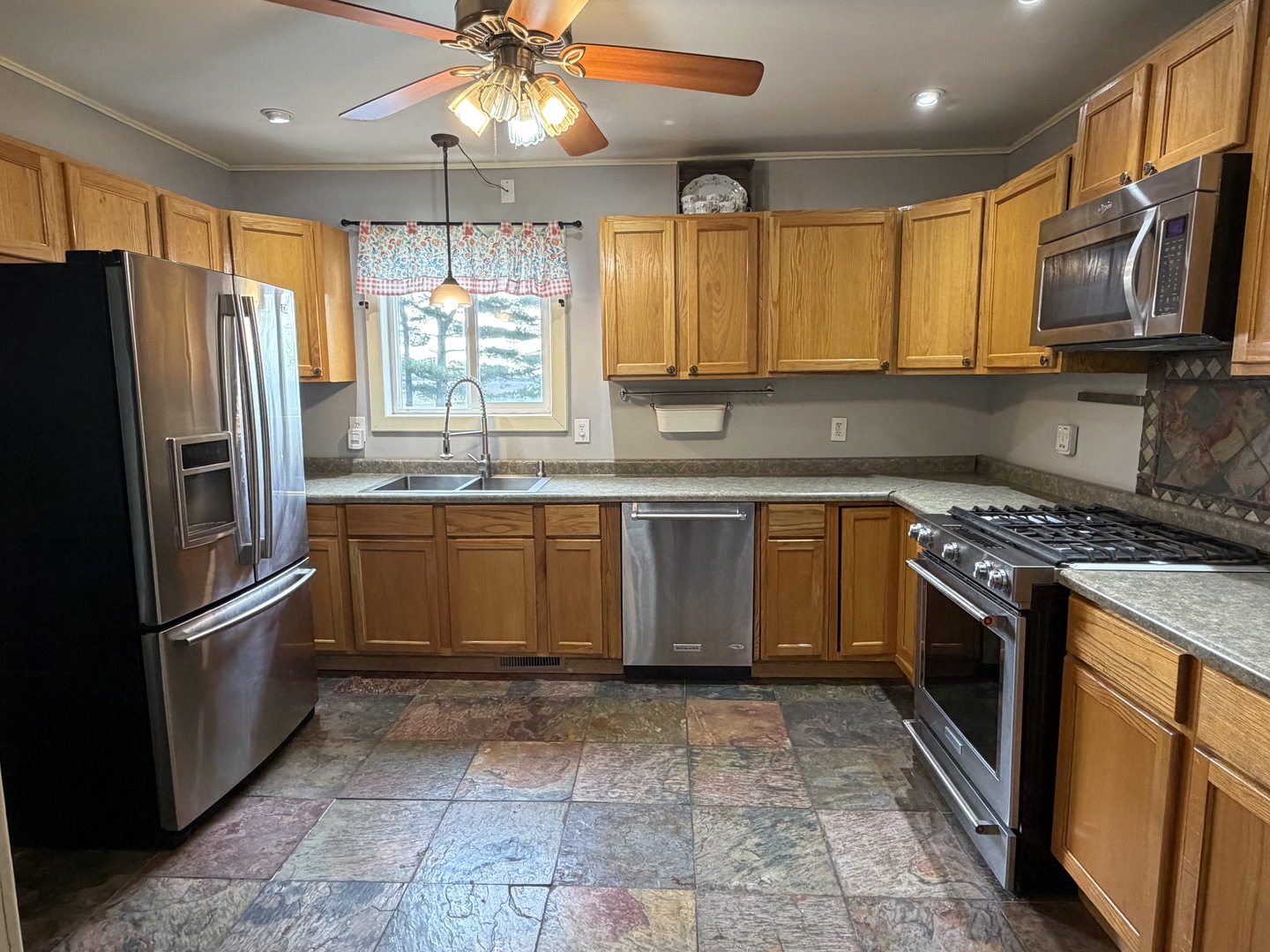 5429 Columbia Road, Heyworth, IL 61745