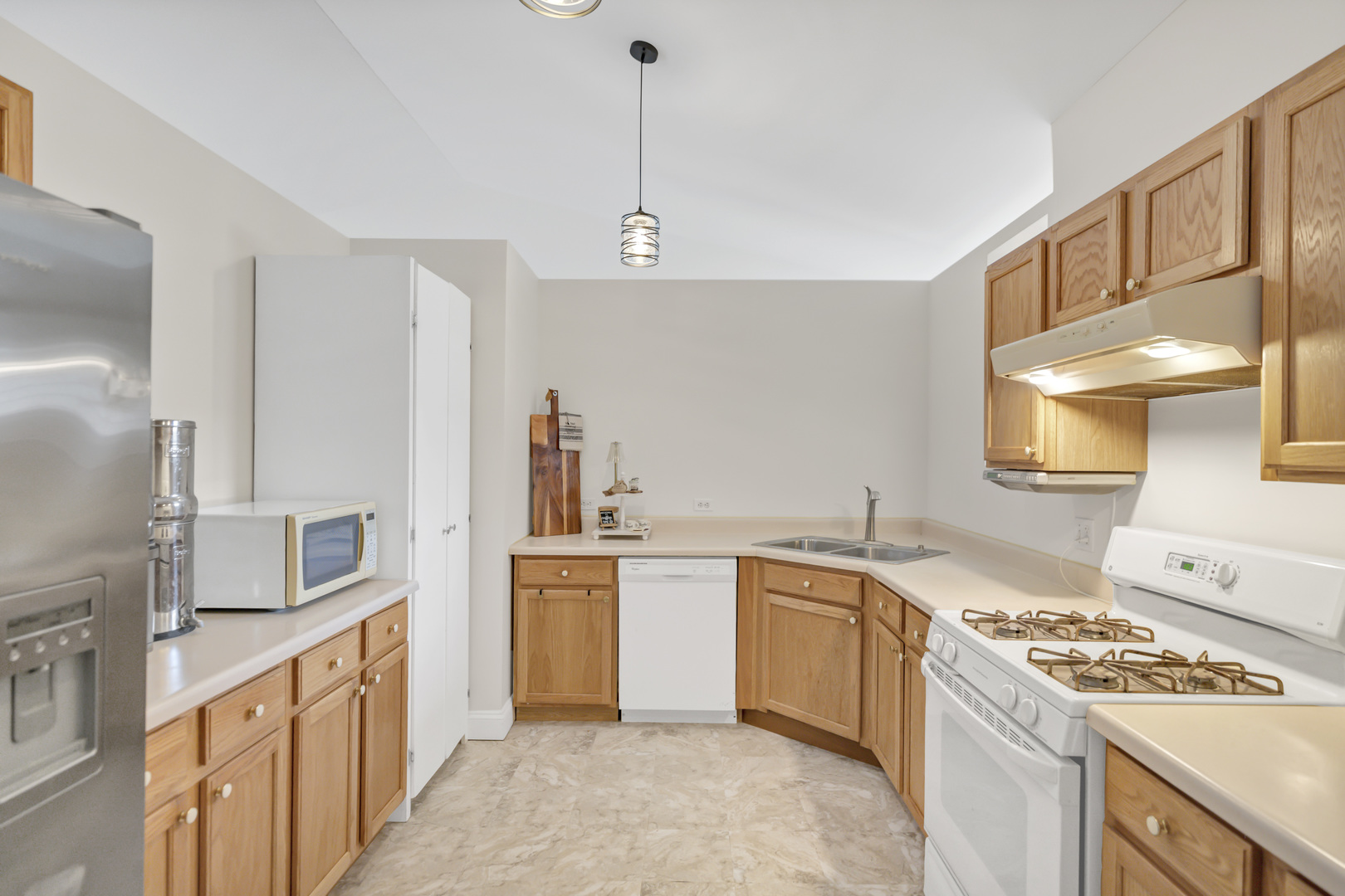 3355 Blue Ridge Drive, Carpentersville, IL 60110